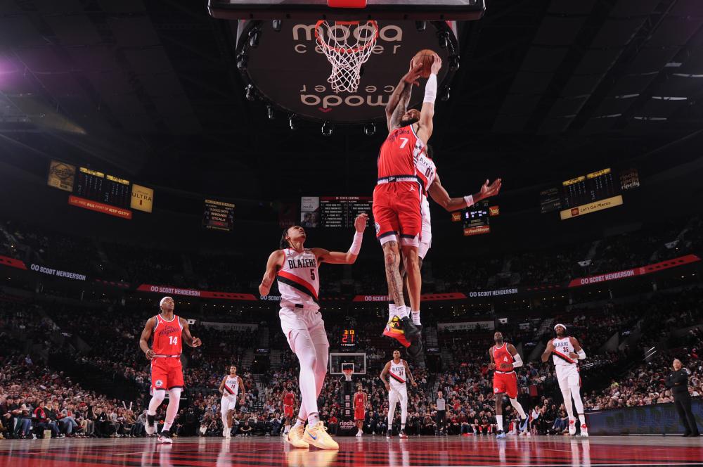 他不仅是我 他不仅是我