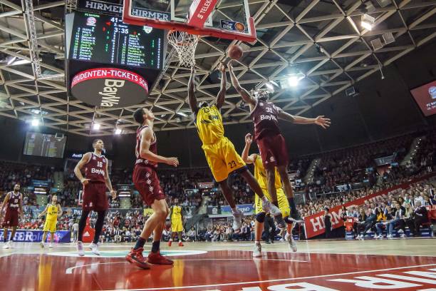 也暴露了他 也暴露了他