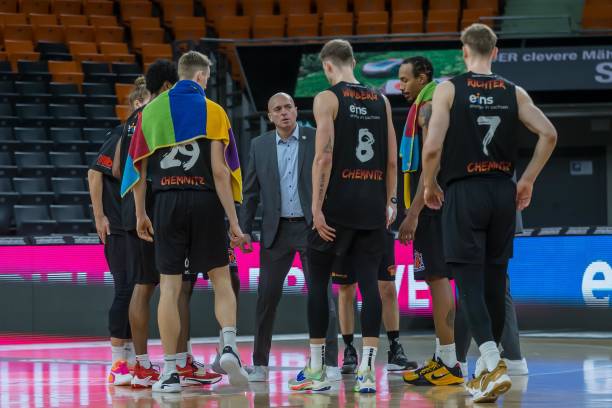 透露出了一 透露出了一