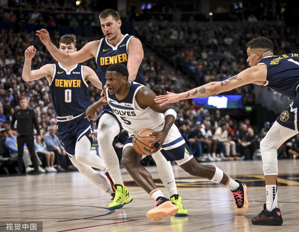 比赛中有两 比赛中有两