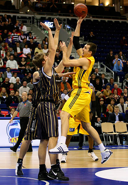 张而激动人 张而激动人